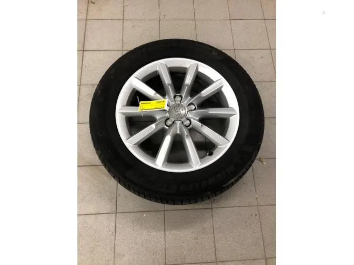 Felgen Set + Reifen Audi Q3